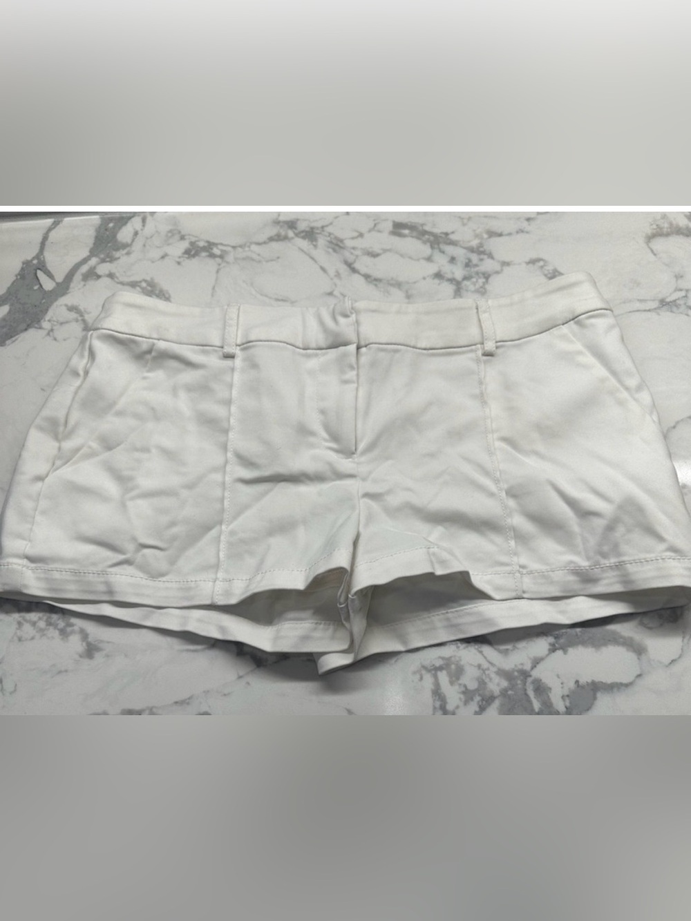 Guess Los Angeles Low Rise White Shorts